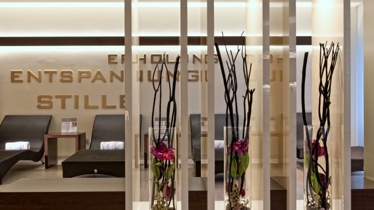 Warmly lit quiet zone at the Estrel wellness area
